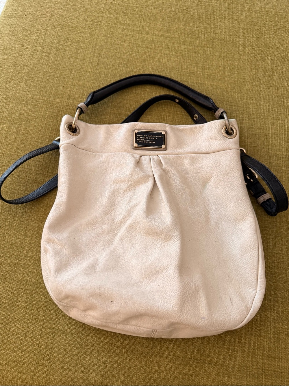 Marc by Marc Jacobs White Leather Hobo with Black Crossbody and Hand Straps! - Picture 2 of 7